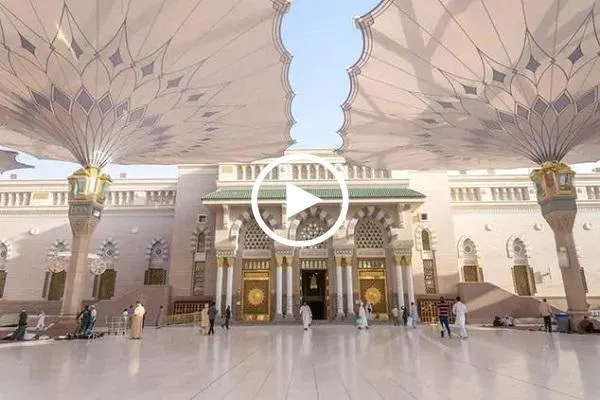 A chegada de muçulmanos de todo o mundo a Meca e Medina para o Hajj 1444