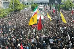 Millionen Menschen bei Trauerfeier für Märtyrer Ayatollah Raisi und seine Gefährte