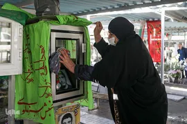 زیارت اهل قبور در آخرین پنجشنبه سال