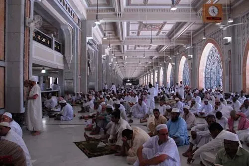 Mescid-i Haram’da Cuma namazı hutbesi 35 dile çevirildi