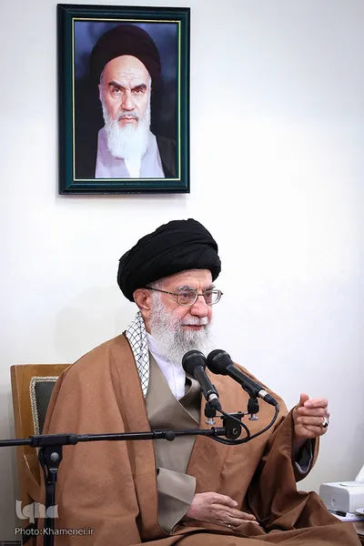 دیدار جمعی از مسئولان و محققان پژوهشکده علوم شناختی با رهبر انقلاب
