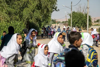 کتابخانه سیار در روستای «ایستادگی» گتوند