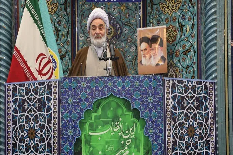 ملت ایران همواره از عزت و هویت ایرانی اسلامی خود دفاع می‌کند