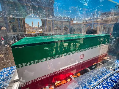 تشییع پیکر مطهر رهبر شهید در نجف اشرف