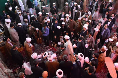 عمامه گذاری طلاب با حضور آیت الله العظمی مکارم شیرازی