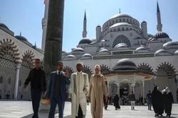 Größte Moschee der Türkei  in Istanbul eingeweiht