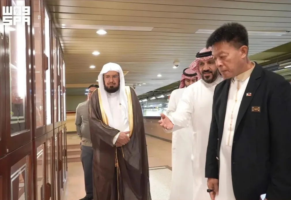 Le ministre philippin chargé des Affaires musulmanes visite le Complexe du Roi Fahd pour l’impression du Coran à Médine