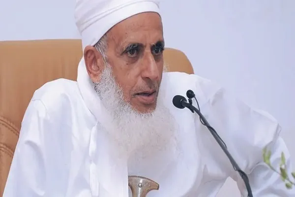 مفتي عُمان يوجّه رسالة حول التعامل مع ذوي منفذي هجوم المسجد