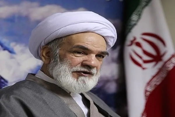 بزرگ‌نمایی اعتبارات نهادهای دینی با هدف ایجاد فضای تقابلی میان مردم با دین است