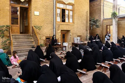 جزء‌خوانی قرآن کریم ویژه بانوان در خانه موزه شهید مدرس