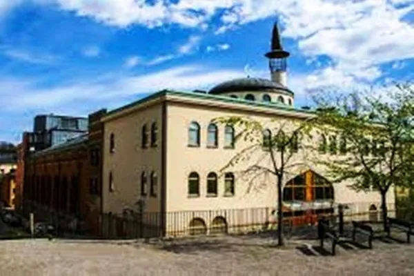 کشف یک بمب در دیوار مسجد سوئد