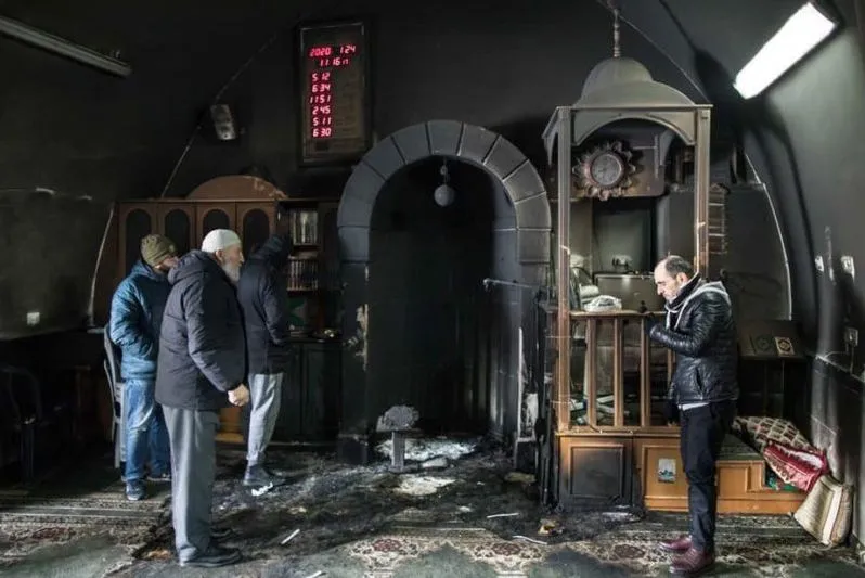 Nell’ultimo decennio, 46 moschee e 12 chiese incendiate dai coloni