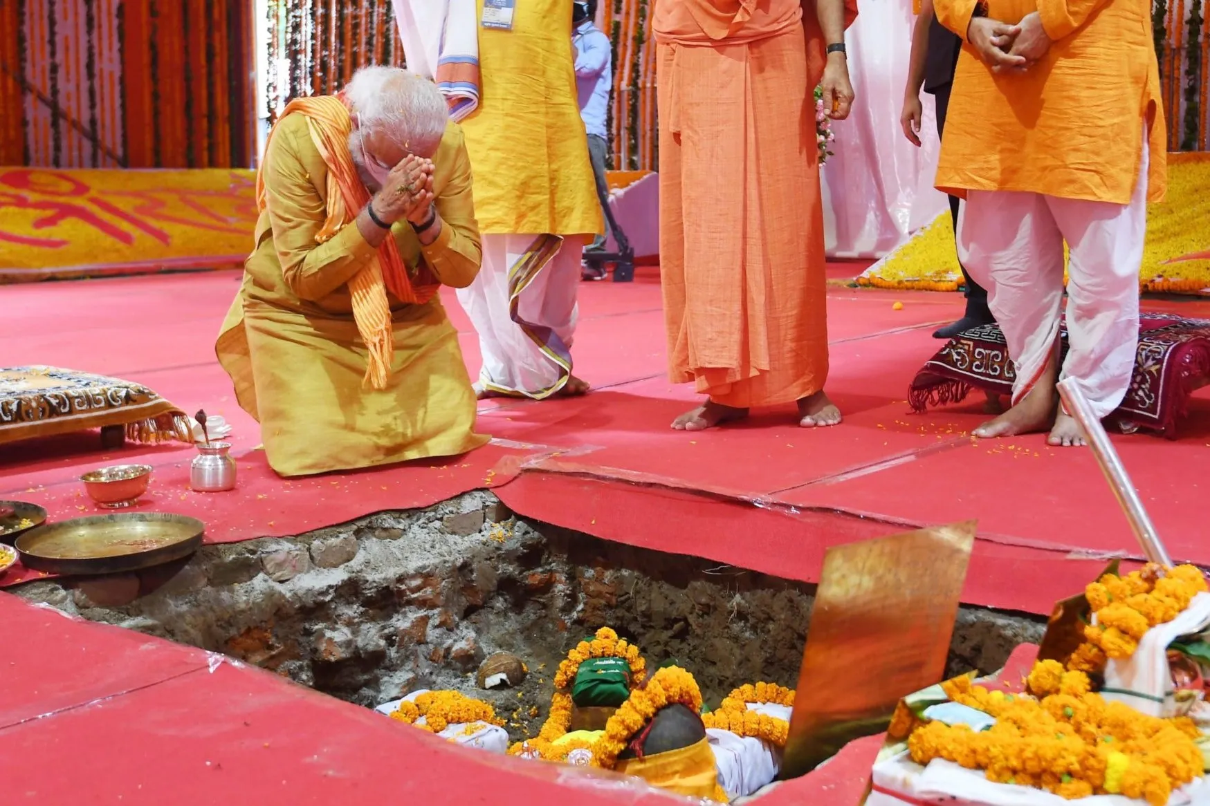 India: avviata costruzione di tempio induista su sito moschea Babri