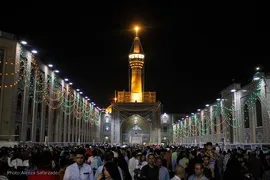 حرم مطهر رضوی در شب میلاد حضرت رضا(ع)
