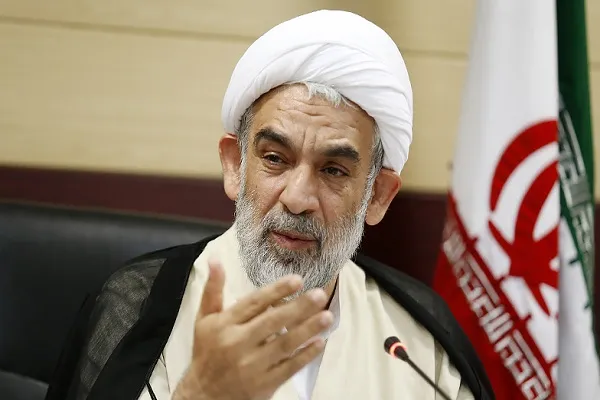 راه نجات بشر؛ بازگشت به معنویت و اخلاق وحیانی/ کرامت؛ شعار گفتمان قرآنی