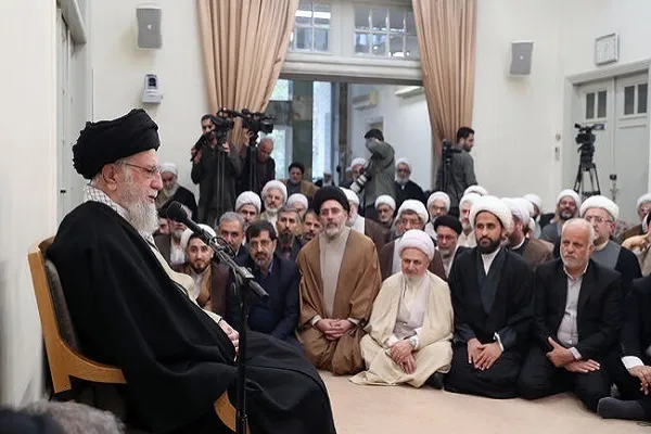 Ҳавзаи илмия мадюни оятуллоҳ Ҷаводии Омулӣ аст