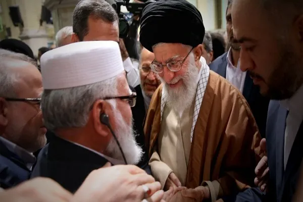 امام خامنه اي د درست اسلامی امت  حقیقي رهبر دی