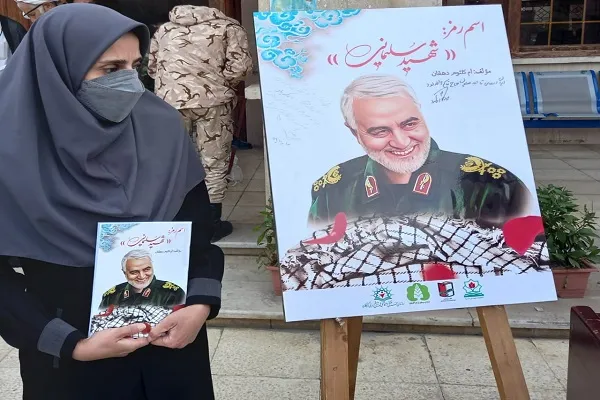 کتاب «اسم رمز: شهید سلیمانی» در گلستان رونمایی شد