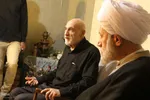 حضور آیت‌الله دژکام در منزل شهید معصومه کرباسی‎