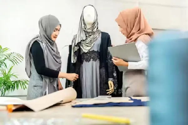 چالش بانوان محجبه بریتانیا در انتخاب محدود لباس‌های پوشیده