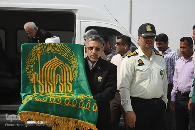 کاروان زیر سایه خورشید در محور غرب استان هرمزگان