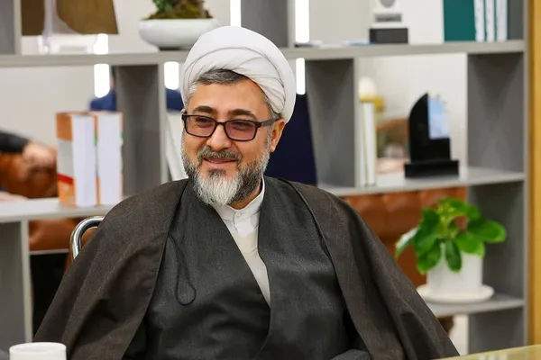 دیدار فرماندهان قرارگاه منطقه‌ای شمال‌غرب نیروی زمینی ارتش با امام جمعه تبریز