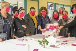 Elles gardent le masque pour assurer leur sécurité