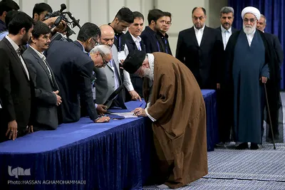 حضور حضرت آیت الله خامنه ای، رهبر معظم انقلاب پای صندوق اخذ رای