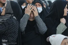آیین تعویض پرچم گنبد آستان مسجد مقدس جمکران در آستانه ایام فاطمیه