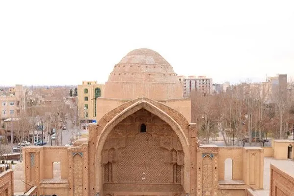 Tahran'daki 'Veramin Ulu Camii'