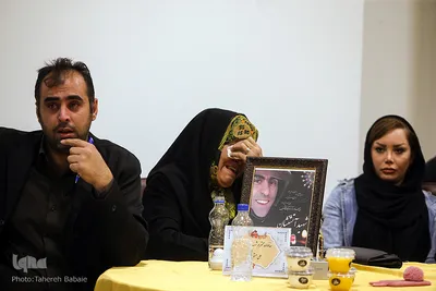  دیدار با خانواده شهدای پلاسکو