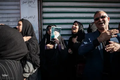 تجمع خودجوش مردم عزادار تهران در میدان انقلاب