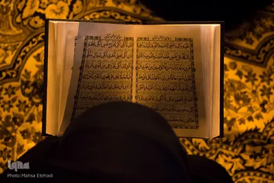 شب قدر اصفهانی‌ها در جوار شهدا و علما