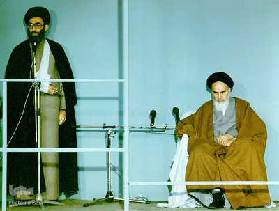 سیدعلی خامنه‌ای از تولد تا رهبری