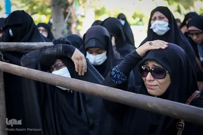 تشییع شهید گمنام با حضور دانش‌آموزان در اهواز