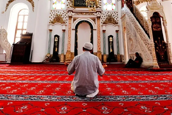 Allaha bəndəlik etmək saədətə çatmağın amillərindəndir