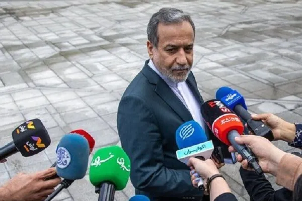 آزادی مهدیه اسفندیاری از زندان و حضور در سفارت ایران در پاریس