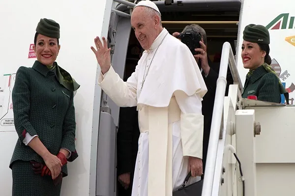 Papa en kısa zamanda Yemen'deki savaşa son verilmesini istedi