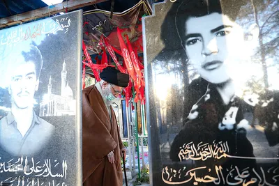 حضور رهبر انقلاب در مرقد مطهر امام راحل و گلزار شهدای بهشت زهرا
