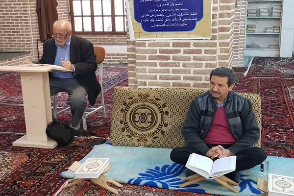 کرسی تلاوت مسجد استاد شاگرد تبریز