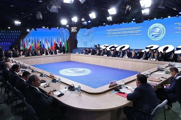 عدالت جهانی تنها با پایان دادن به سیاست تحریم حاصل می‌شود
