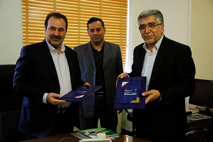 امضای تفاهم‌نامه همکاری میان جهاددانشگاهی و استانداری فارس