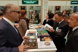 بالصور..معرض ترکمانستان الدولي للکتاب یعرض کتب قرآنیة