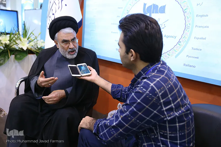 بانک‌های کشور را به اسلامی و غیراسلامی تقسیم نکنیم/ عواقب تخریب نظام بانکی
