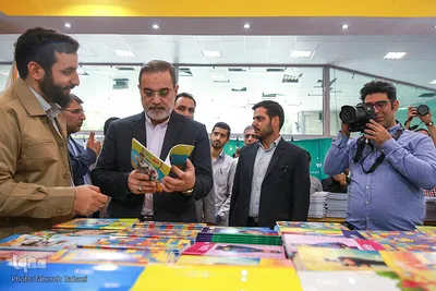 افتتاح ششمین نمایشگاه ایران نوشت