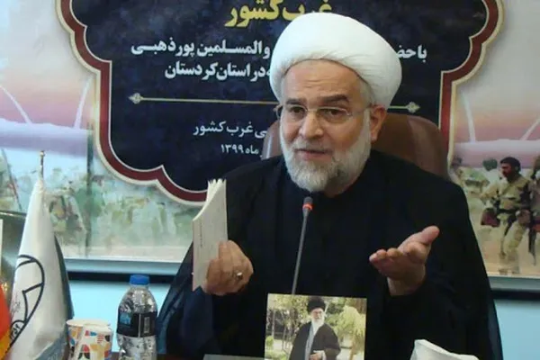 مناجات و شعرخوانی در مدح اهل بیت(ع)‌ هنر است