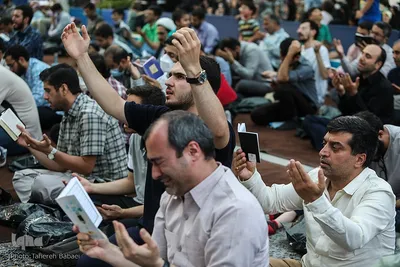 مراسم دعای عرفه در مسجد دانشگاه شریف