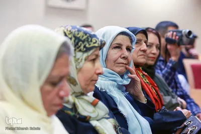 نشست رونمایی از کتاب «کلمات طاهر»