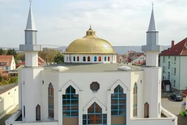 Almanya’da camiye saldırı raporu