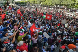 راهپیمایی مردم تونس در  حمایت از غزه 